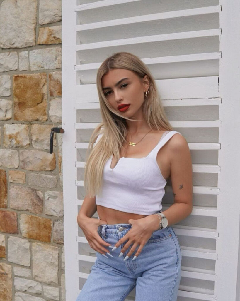 Instagram – Linabmn – Nude