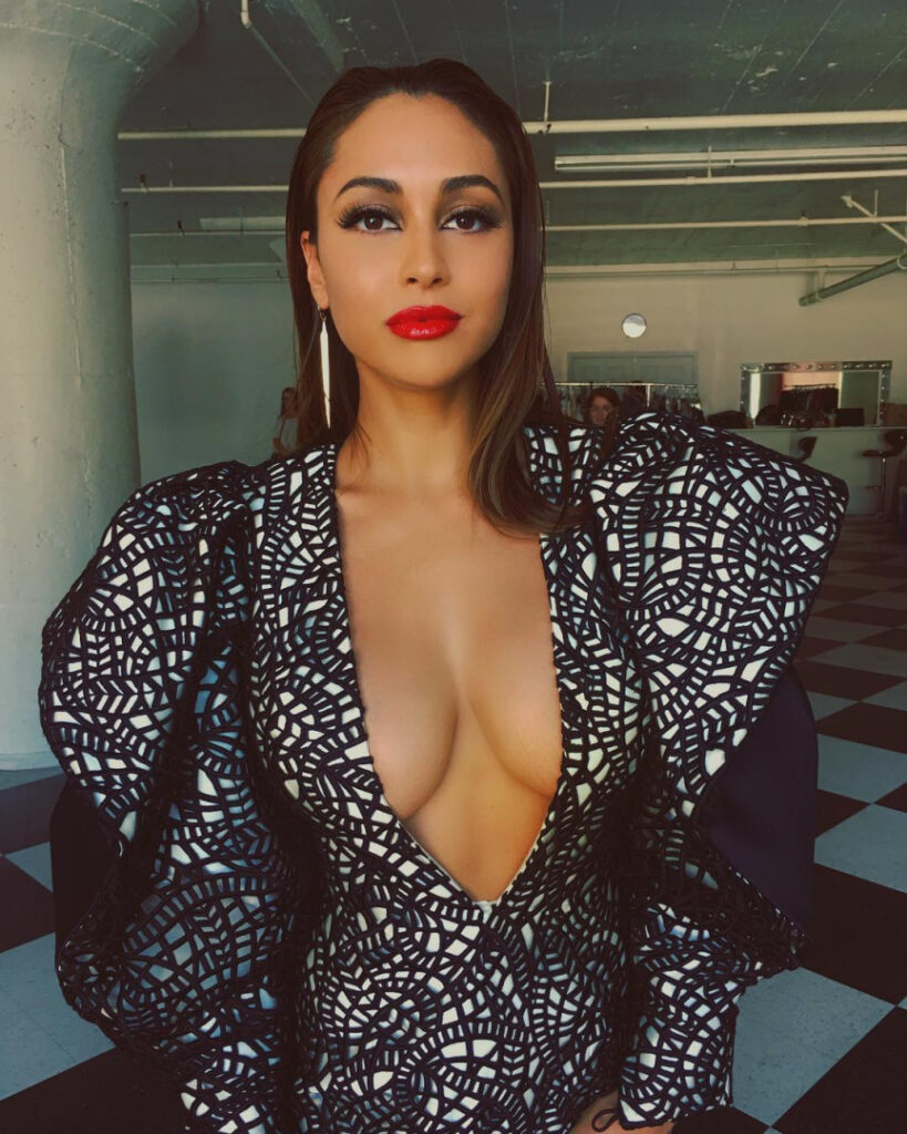 Celeb – Lindsey Morgan – Nude
