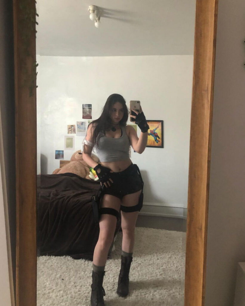 Instagram – Liv @littlelivbug – Nude