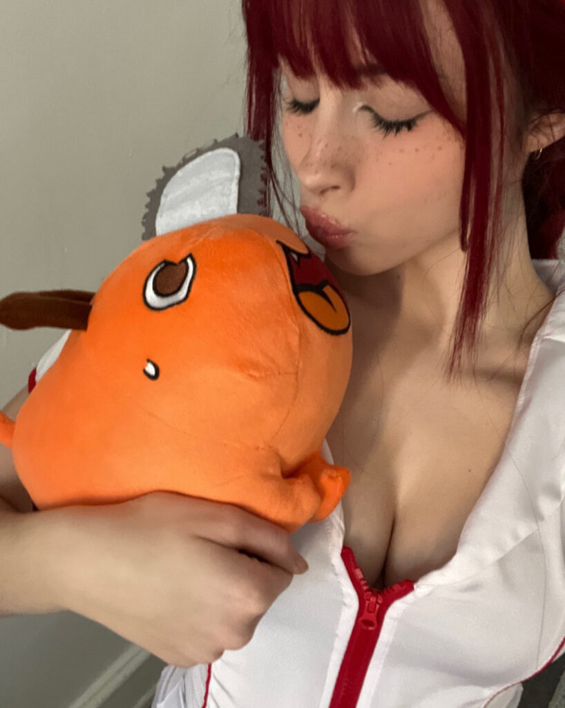 Instagram – Liv @littlelivbug – Nude