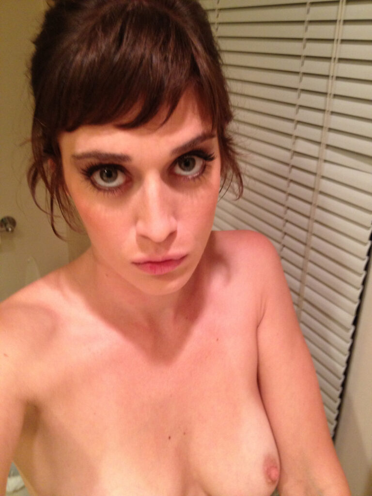 Celeb – Lizzy Caplan – Nude