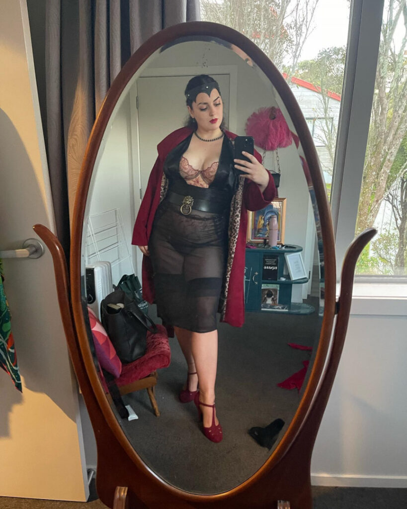 Instagram – Logandria – Nude