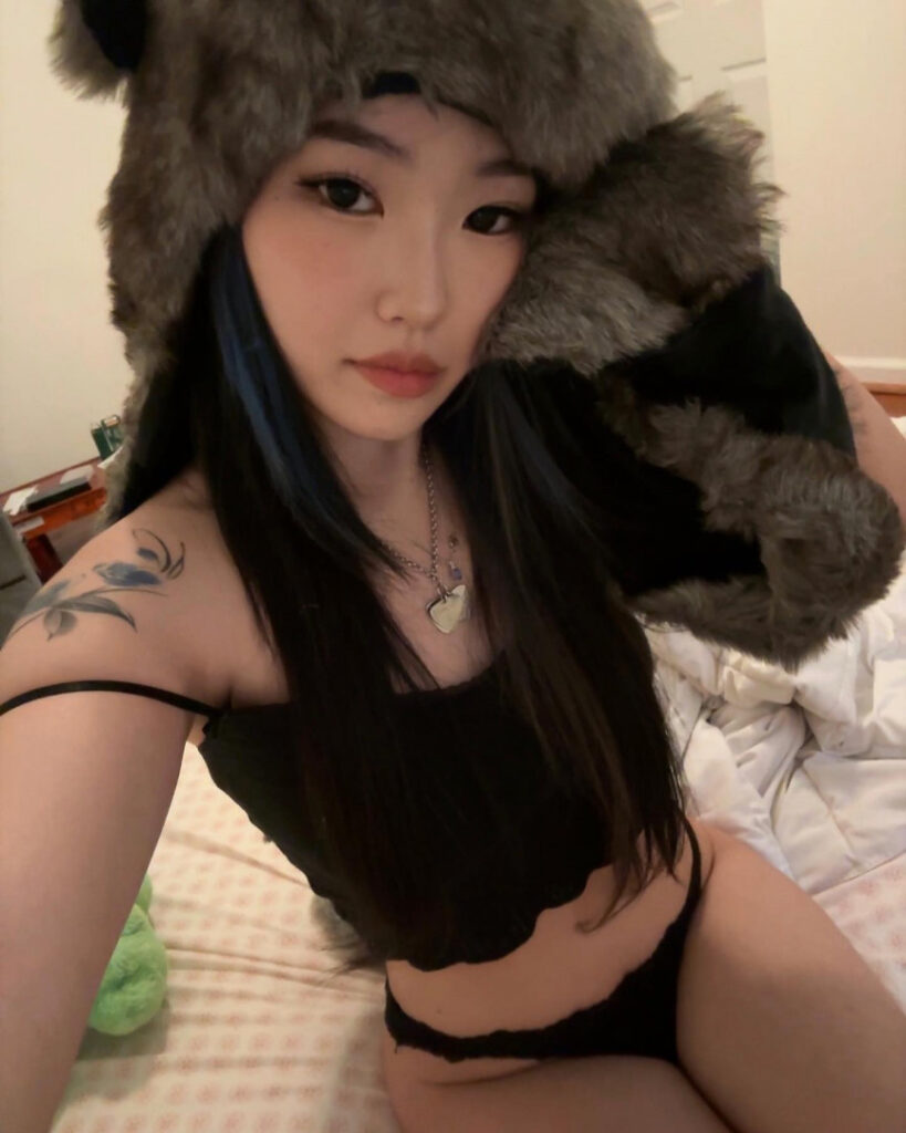 Instagram – Teen – Asian – lovieyurii | yurilovie – Nude