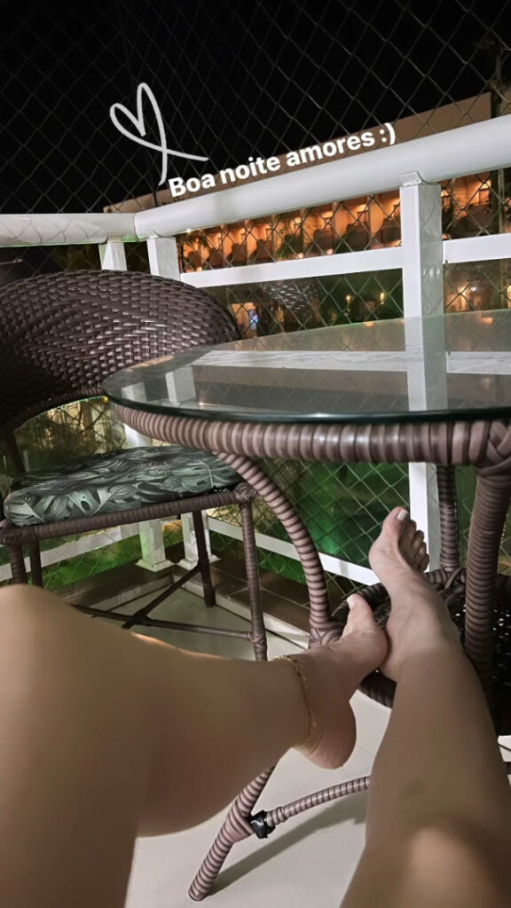 Brazil – Youtube – Luciana Coutinho – Nude Leaks