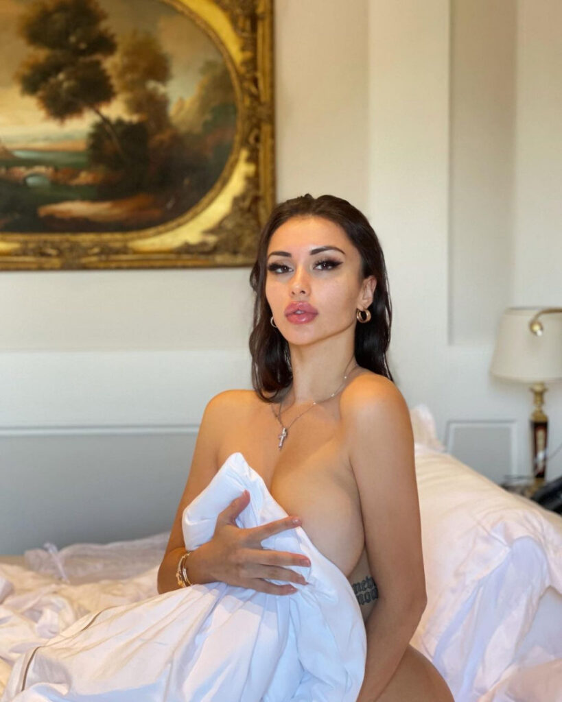 Instagram – Lucrezia De Lellis / lucrezia_delellis – Nude