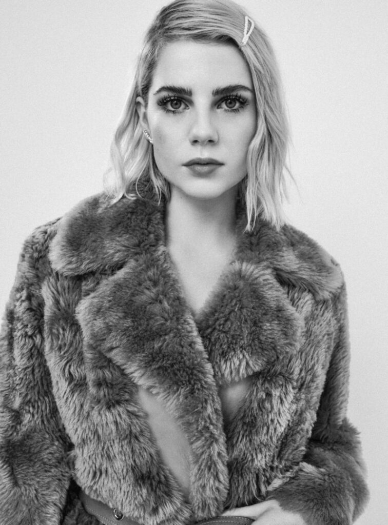 Celeb – Lucy Boynton – Nude