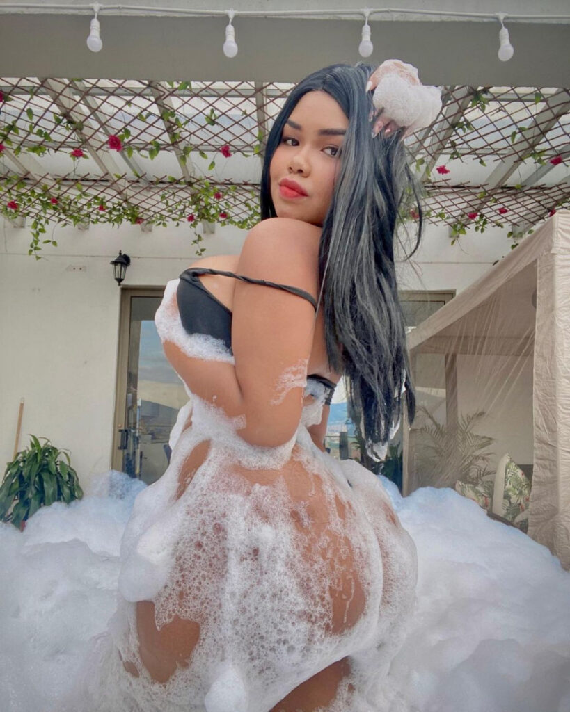 Instagram – Majo doll – Nude