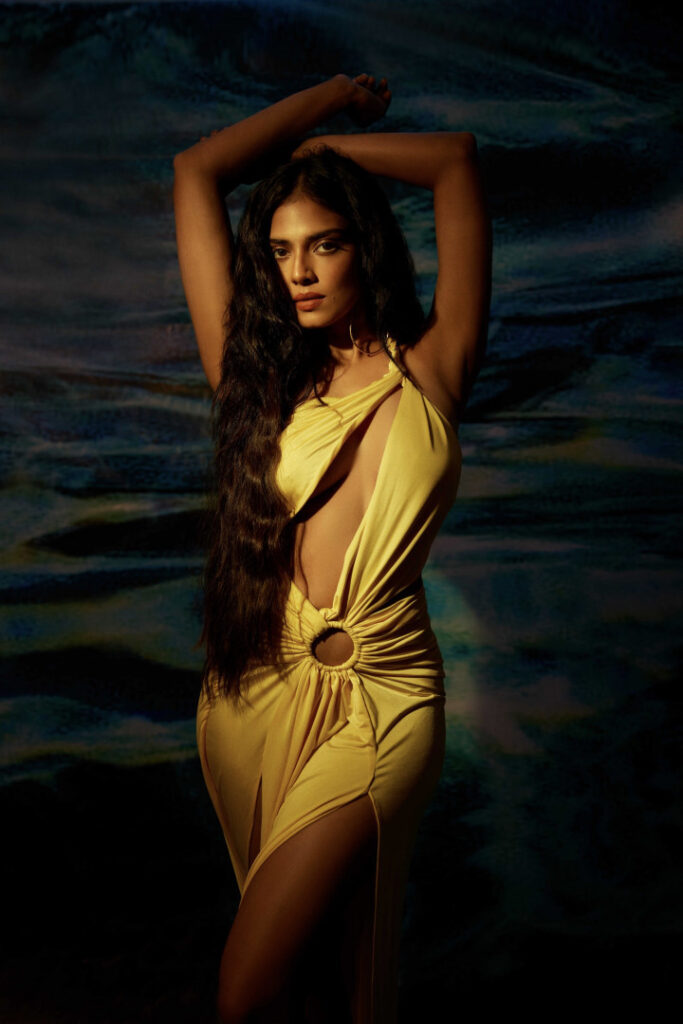 Celeb – Instagram – Indian – Malavika Mohanan – Nude