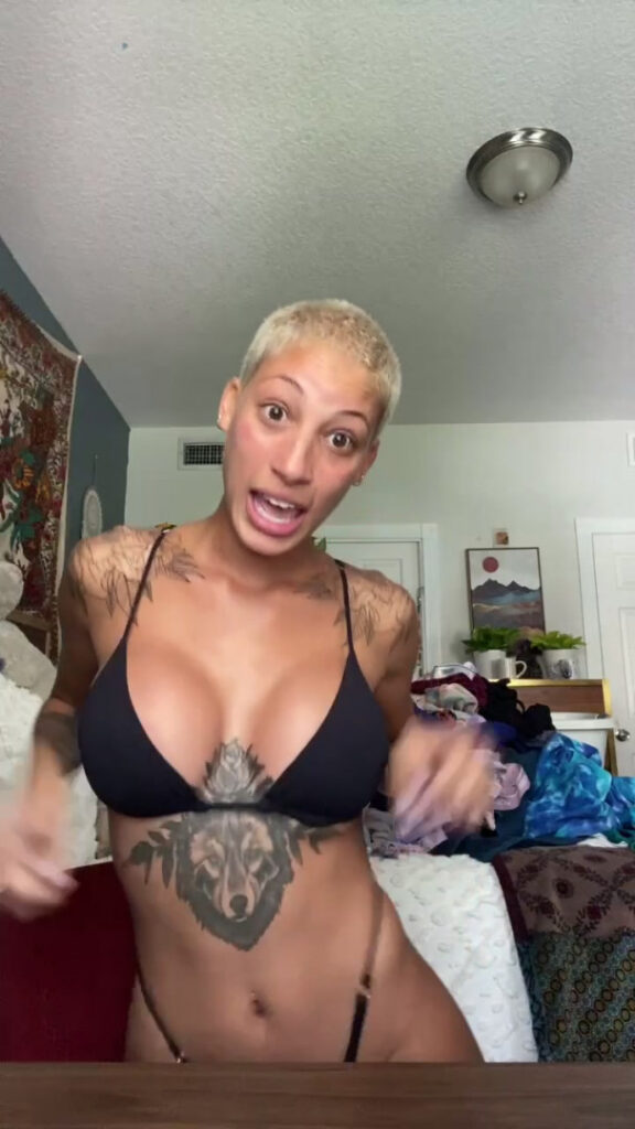 OnlyFans – TikTok – Malia Hope / MaliaUncensored – Nude