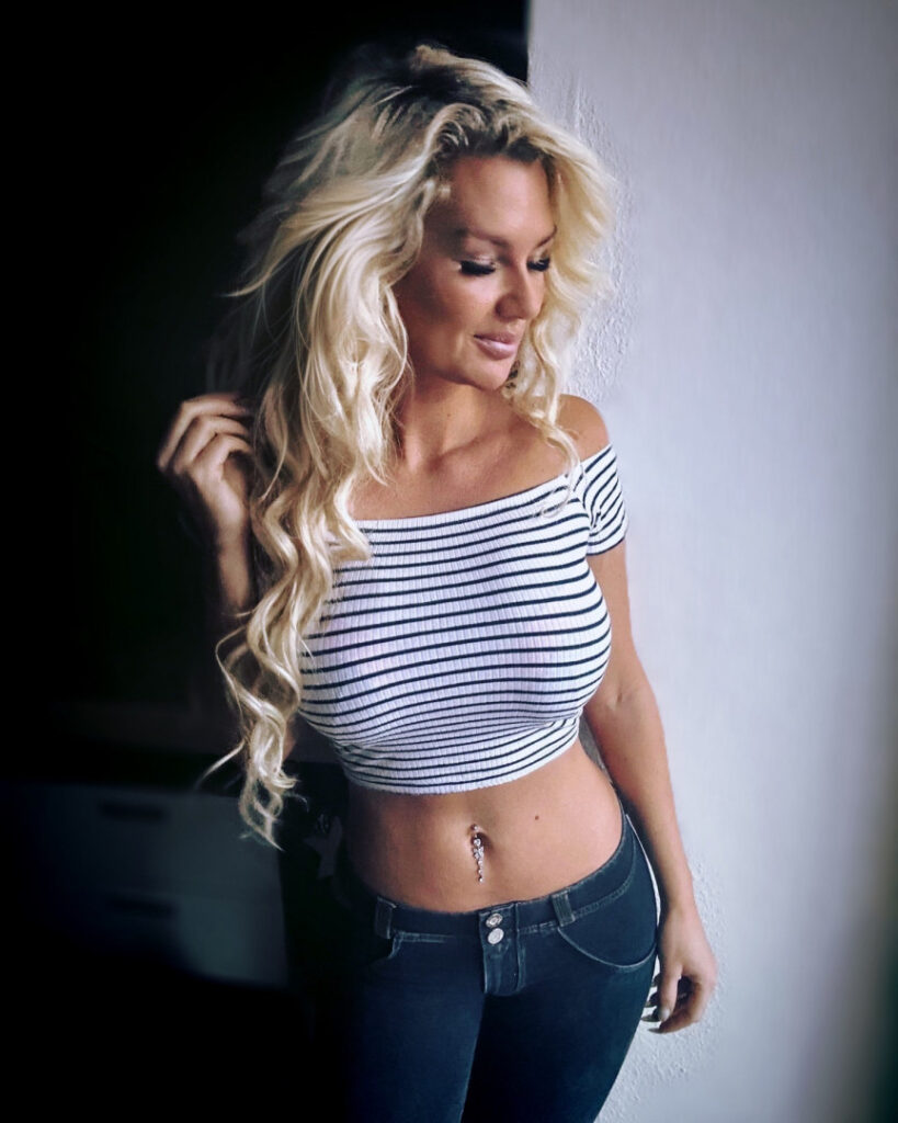 Instagram – Manja Ihrke aka _miss_manja_ – Nude