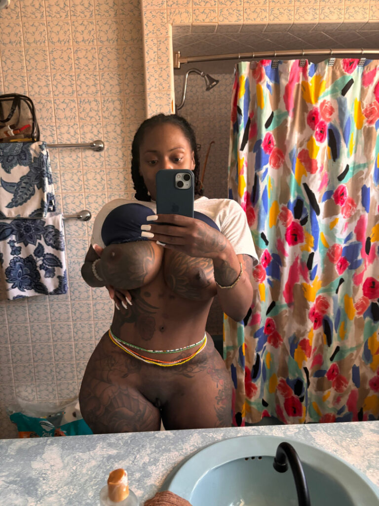 OnlyFans – Ebony – Mary Jane  @ilovemarriijanee @ilovemaryjane420 – Nude