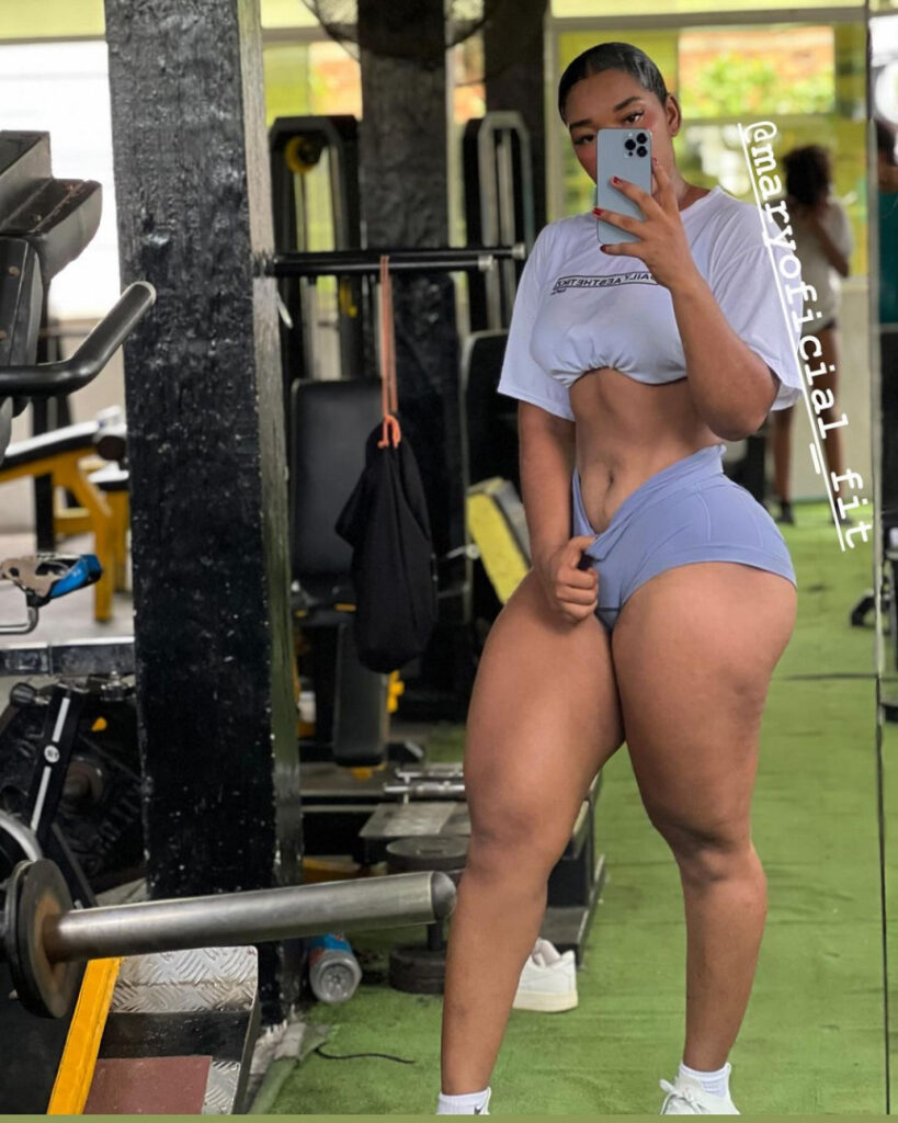 Instagram – T H I C C – Latina – maryoficial_fit – Nude