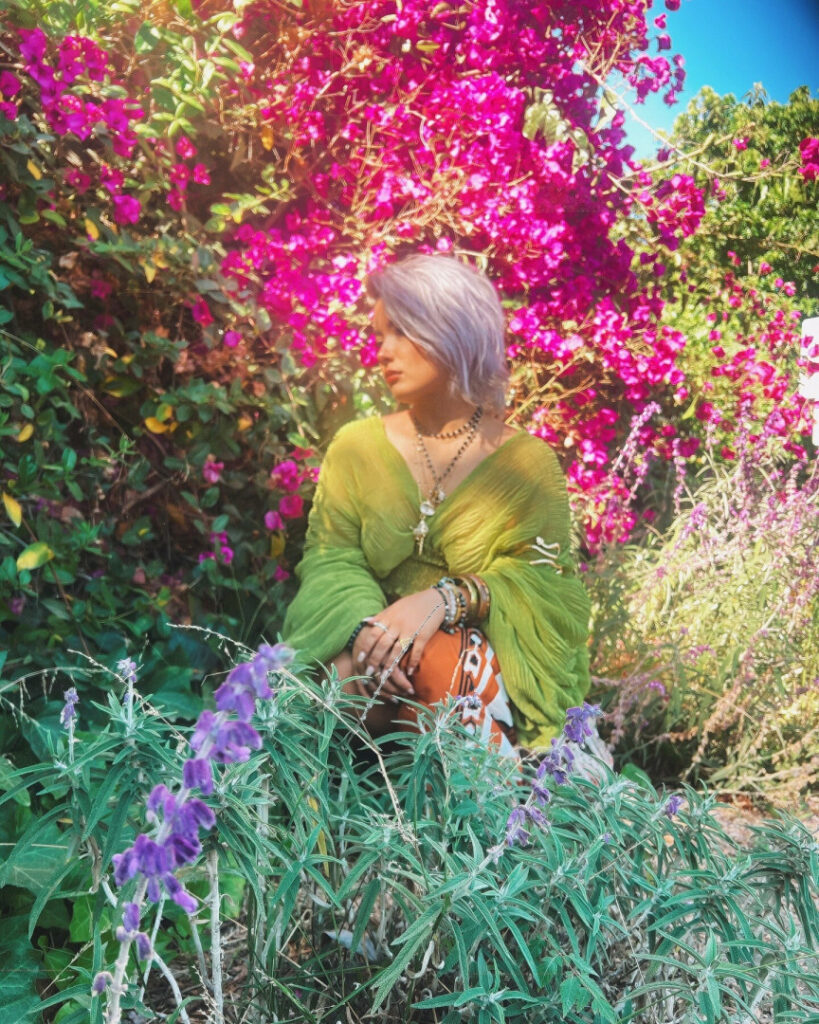 Instagram – MayaTheAmazon – Nude