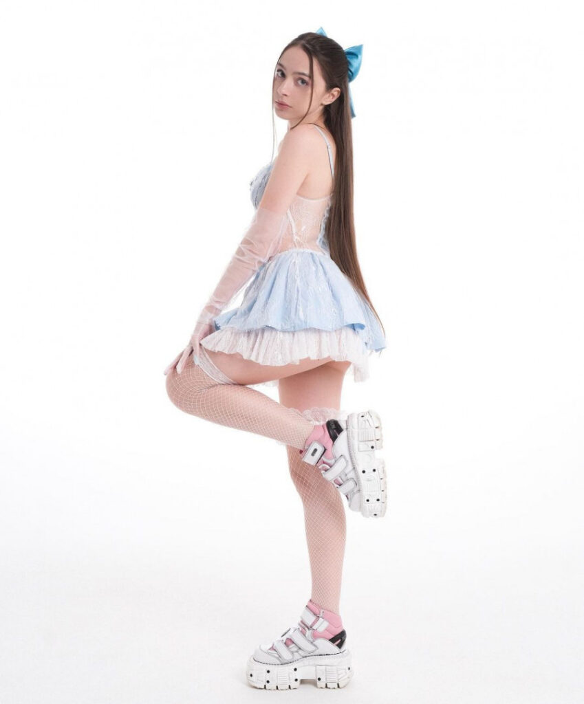 TikTok – Instagram – Maybe Baby – Nude