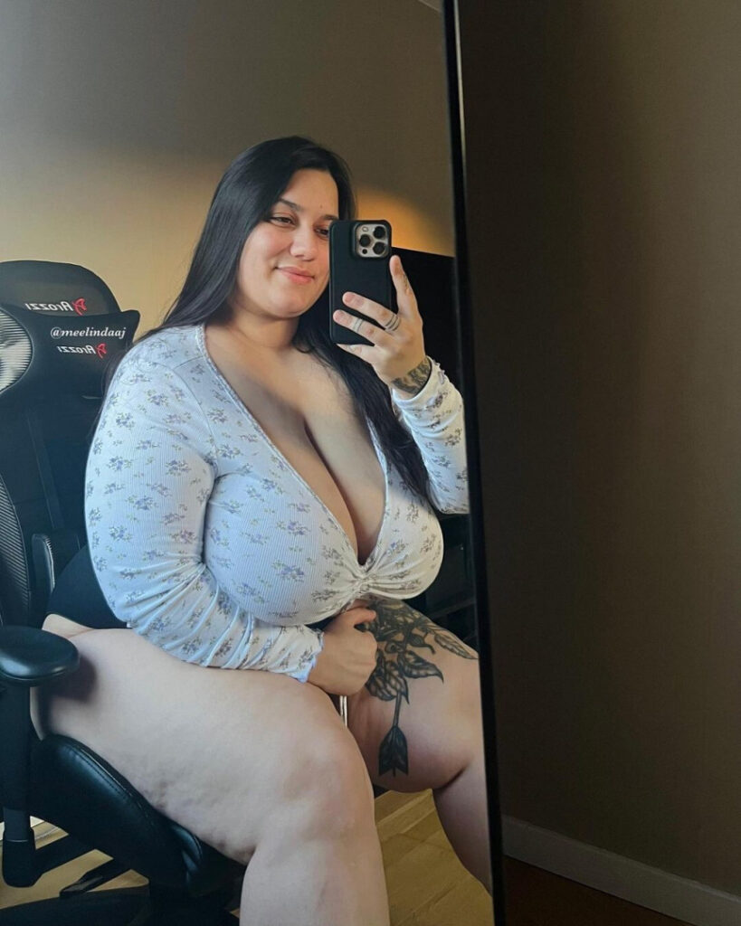 OnlyFans – BBW – MILF – meelindaaj / Melinda / missbustybaker – Nude