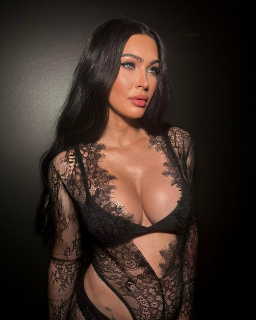 Celeb – Megan Fox – Nude