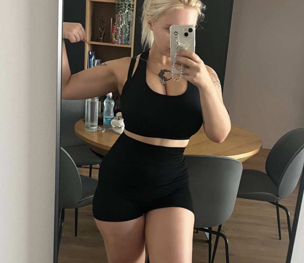 OnlyFans – meowlinnnnn / curvy mary – Nude