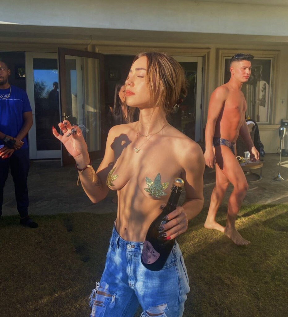 OnlyFans – Mia Beyer / mbeyer54 – Nude