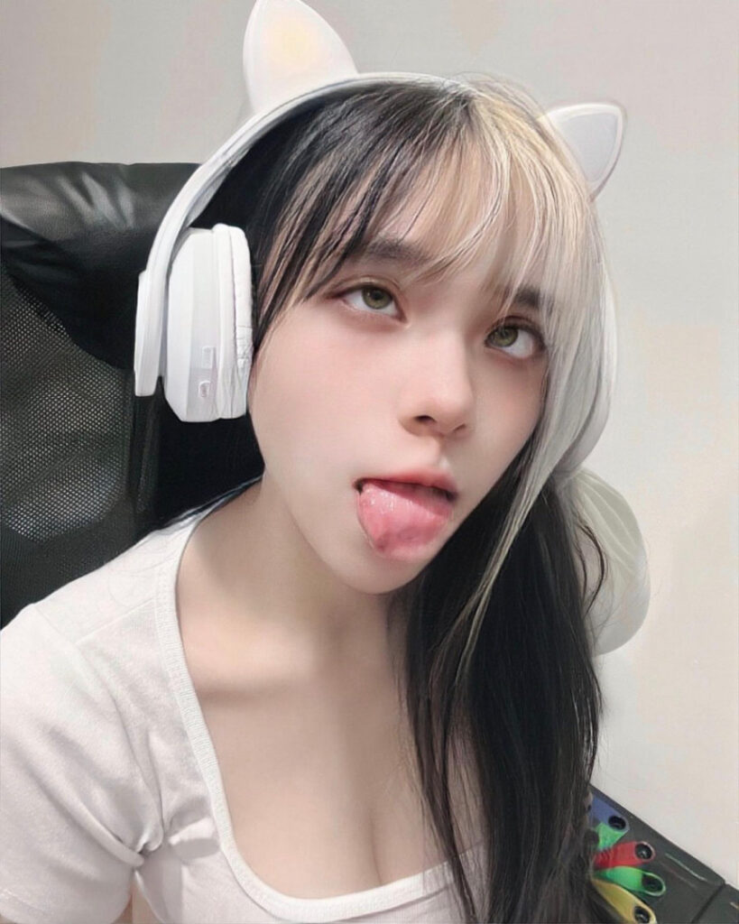 TikTok – Instagram – mikoqiqi_ / mikoqqii – Nude