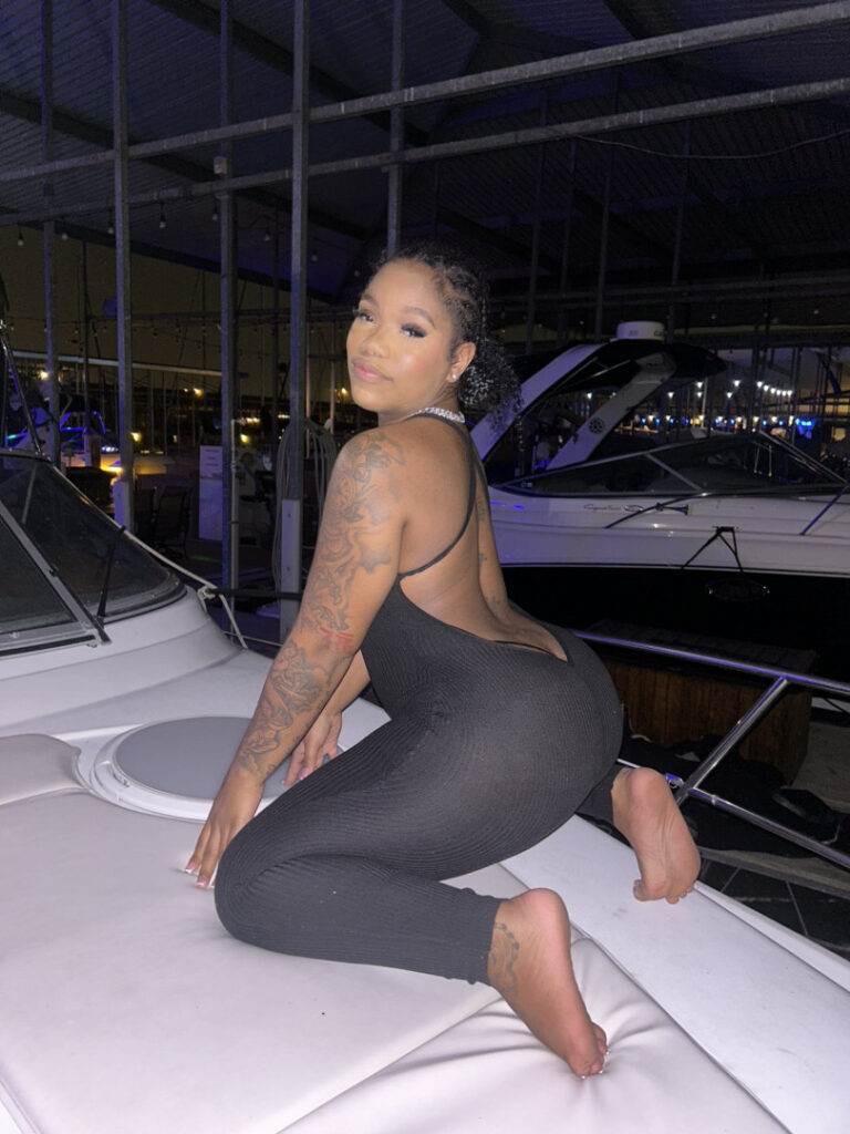 OnlyFans – T H I C C – Ebony – millidadonn – Nude