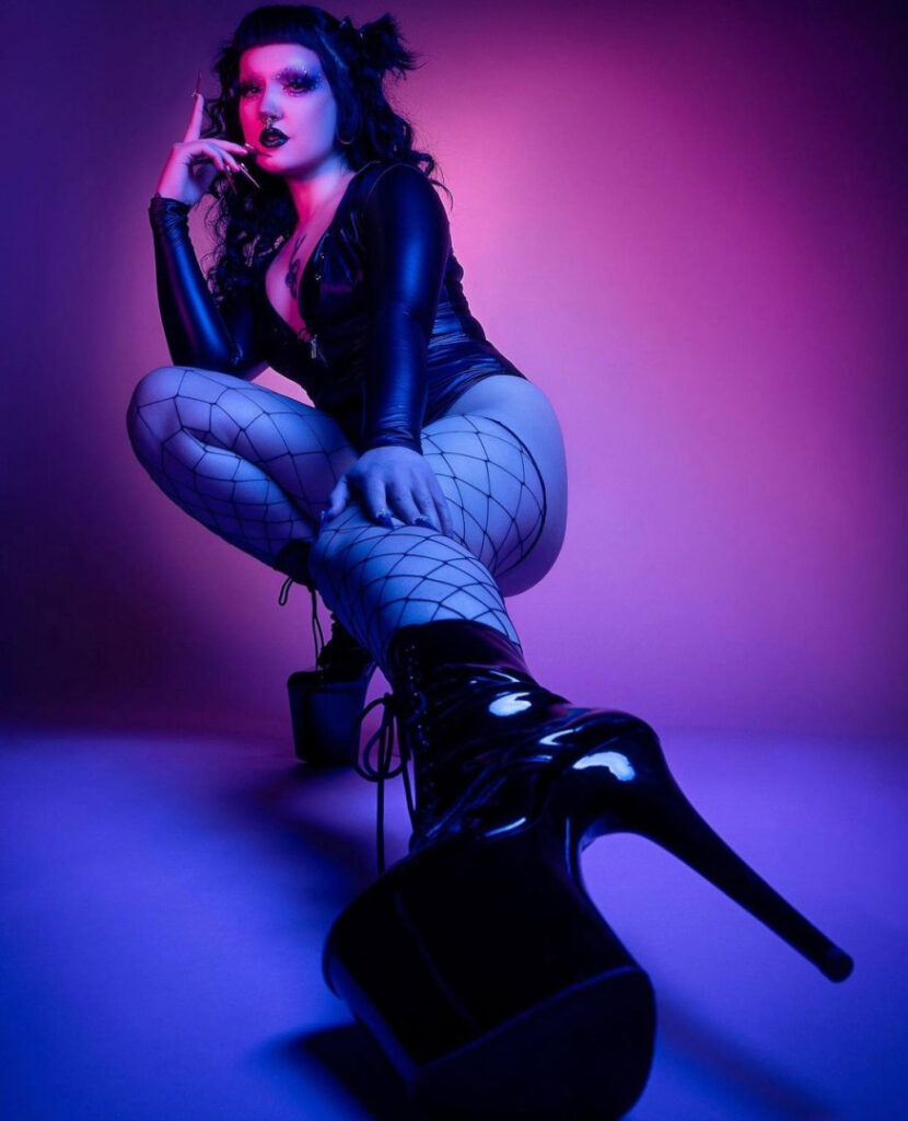 OnlyFans – T H I C C – Minty Knox, Nova the Nerd & Miss Evilia – Nude Leaks