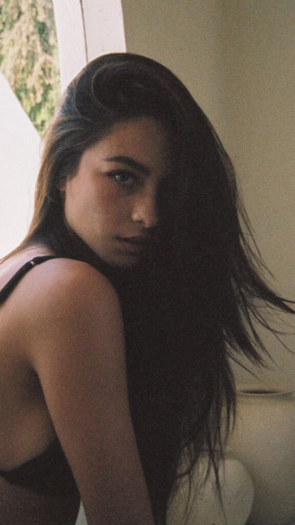 Instagram – Teen – Mishka Chantal Silva – Nude