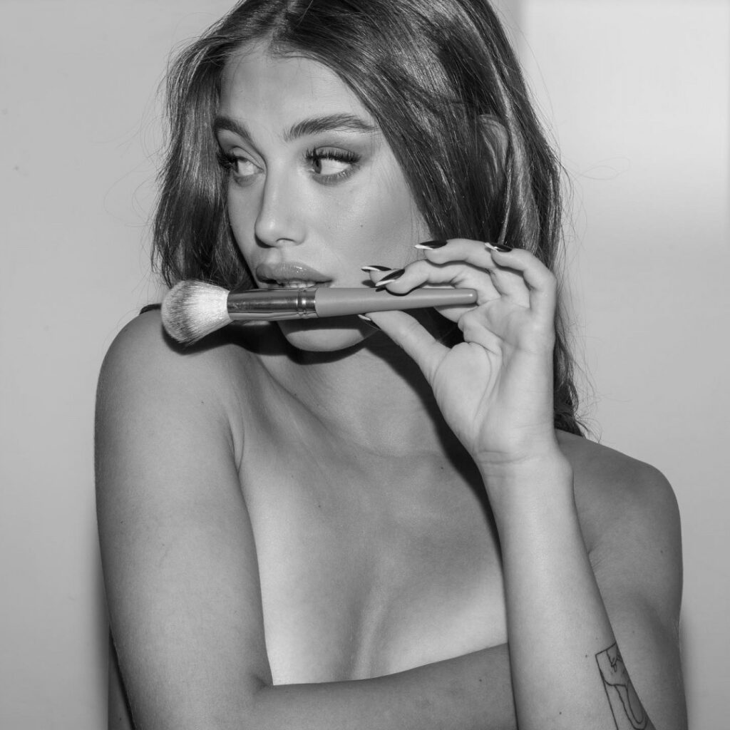 Instagram – morelimelich – Nude