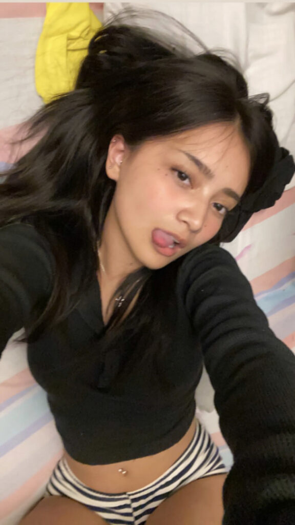 TikTok – Instagram – Mushyclementine / Hi1ara – Nude