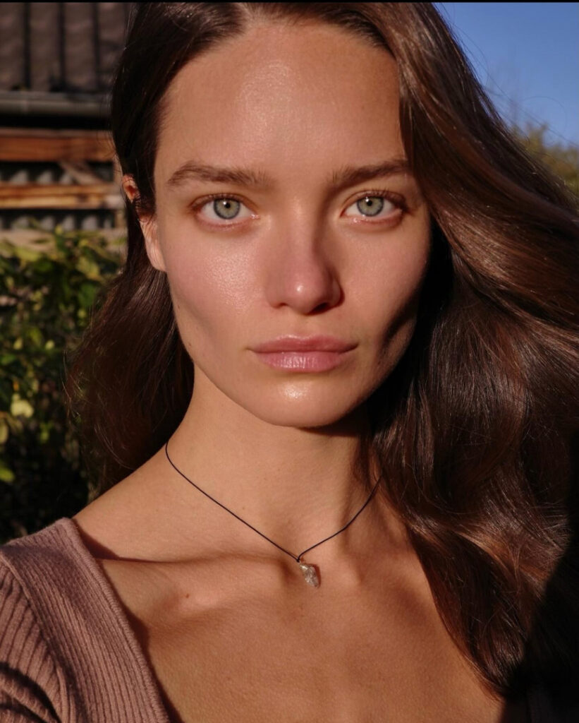 Instagram – Myrtille Revemont – Nude