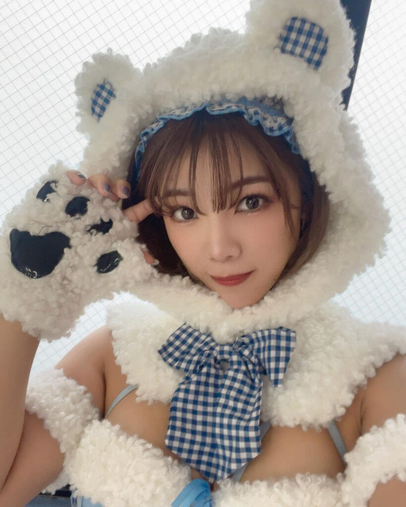 Celeb – Asian – Japanese – Narumi Ohkawa – Nude