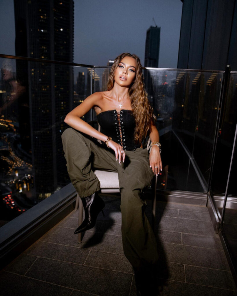 Instagram – NAZAROVA ARINA – Nude