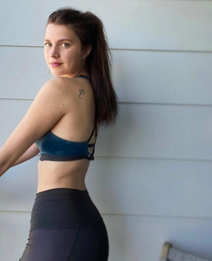 Celeb – Nell Tiger Free – Nude