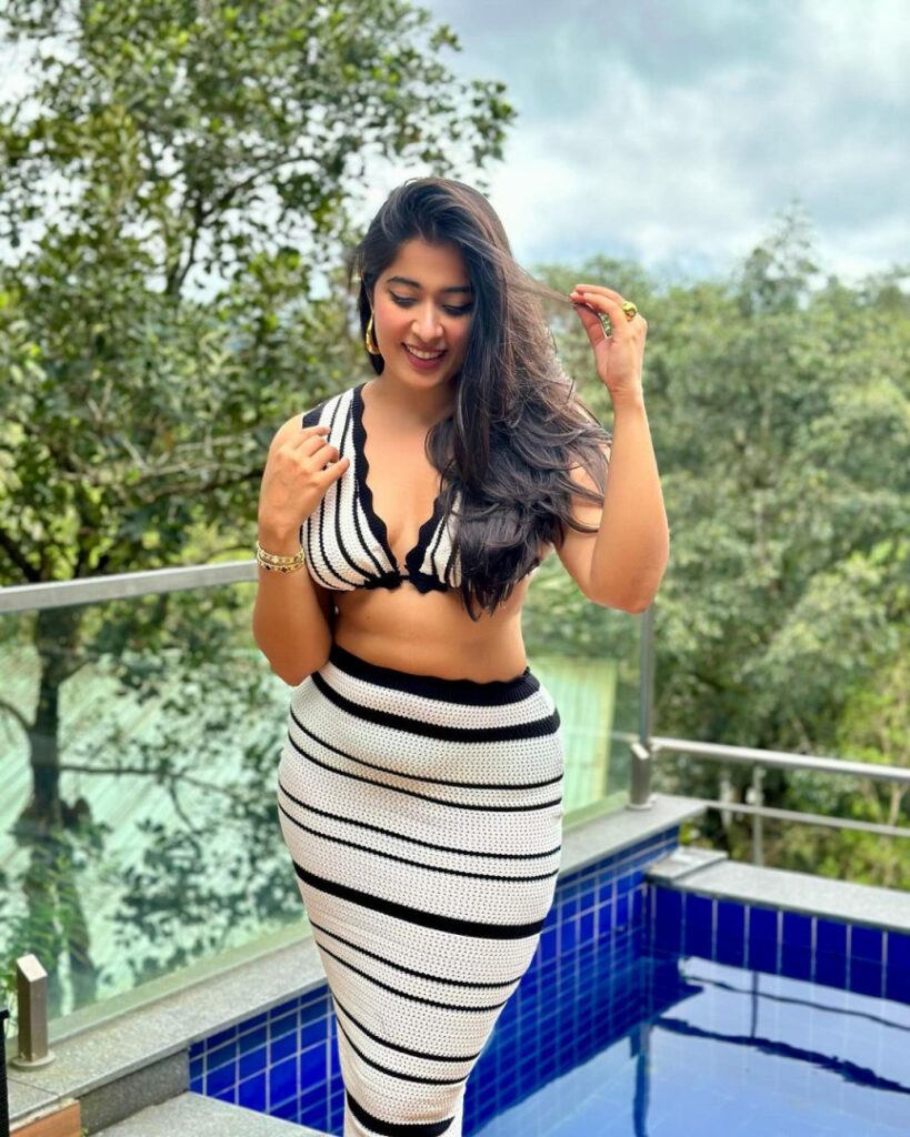 Instagram – Indian – T H I C C – Nikita Sharma – Nude