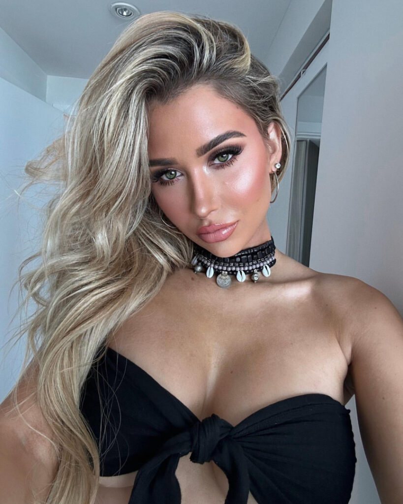 Instagram – Nikita Sullivan – Nude