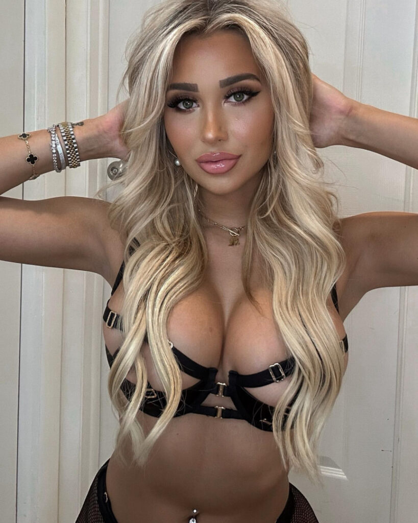 Instagram – Nikita Sullivan – Nude