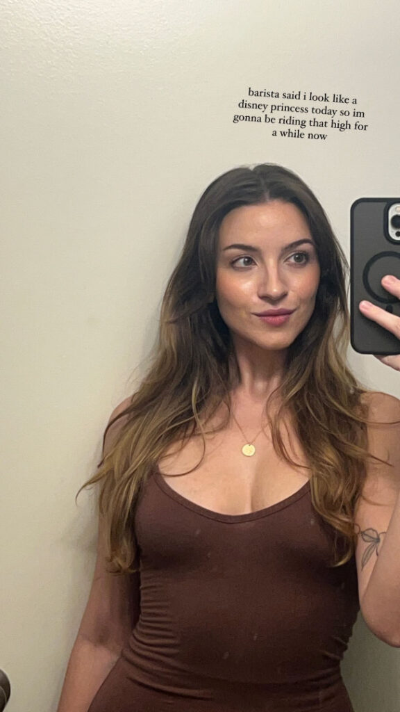 Twitch – Novaleesi – Nude