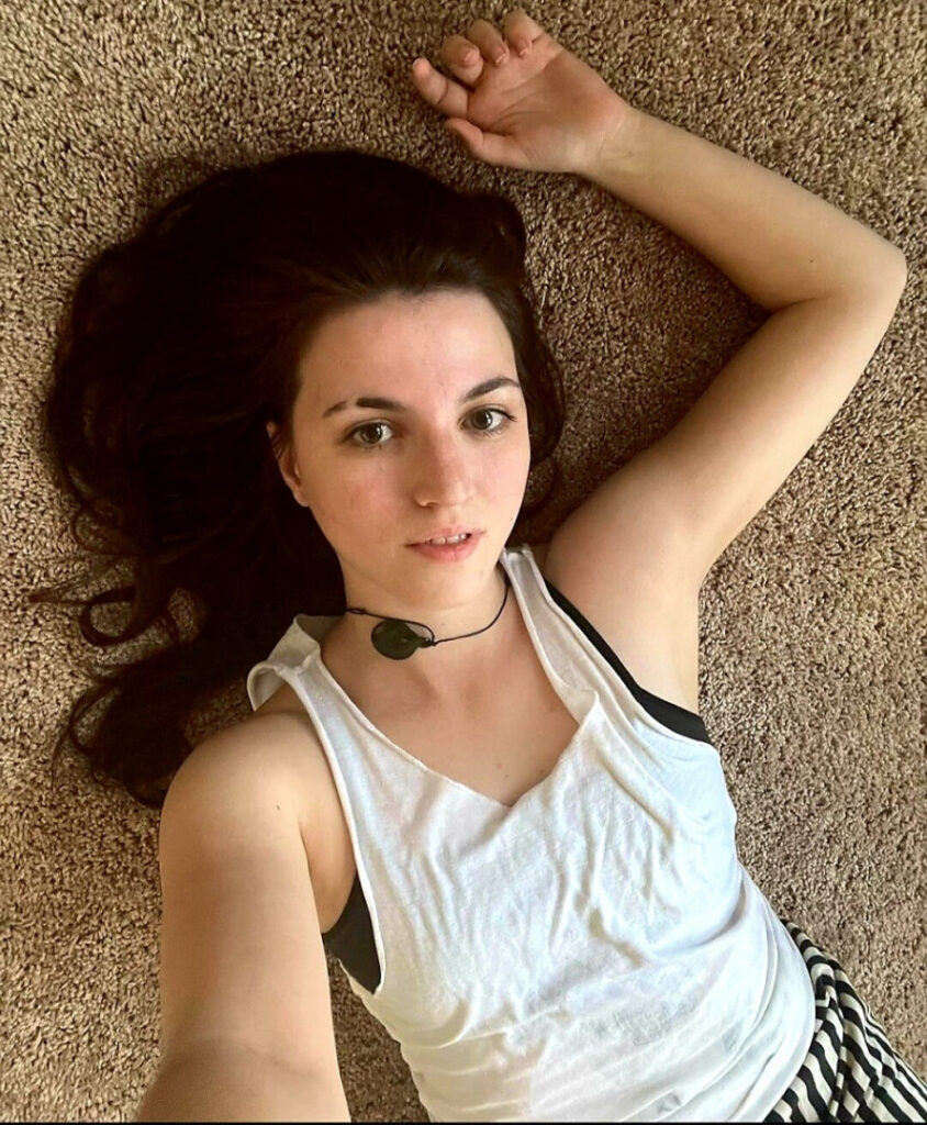 TikTok – Oddpride / Astrid Lundberg – Nude