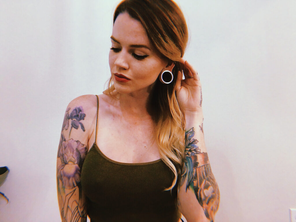 Instagram – ohioliz – Nude