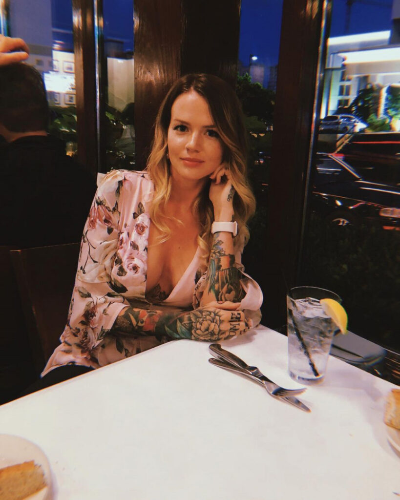 Instagram – ohioliz – Nude