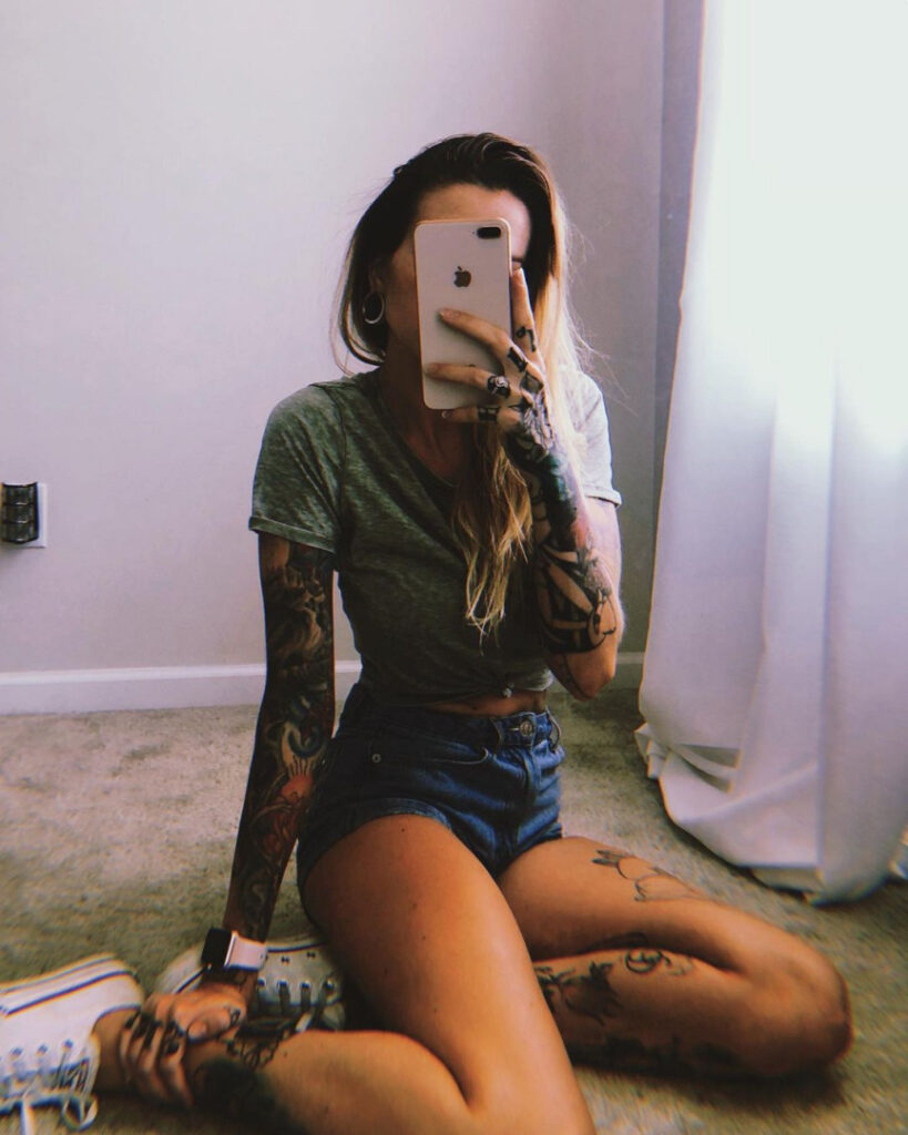 Instagram – ohioliz – Nude