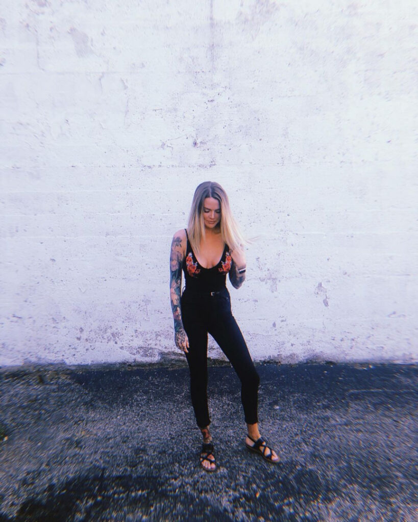 Instagram – ohioliz – Nude