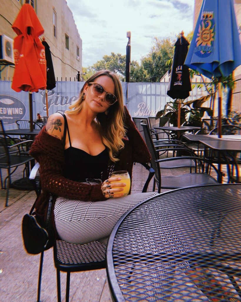 Instagram – ohioliz – Nude