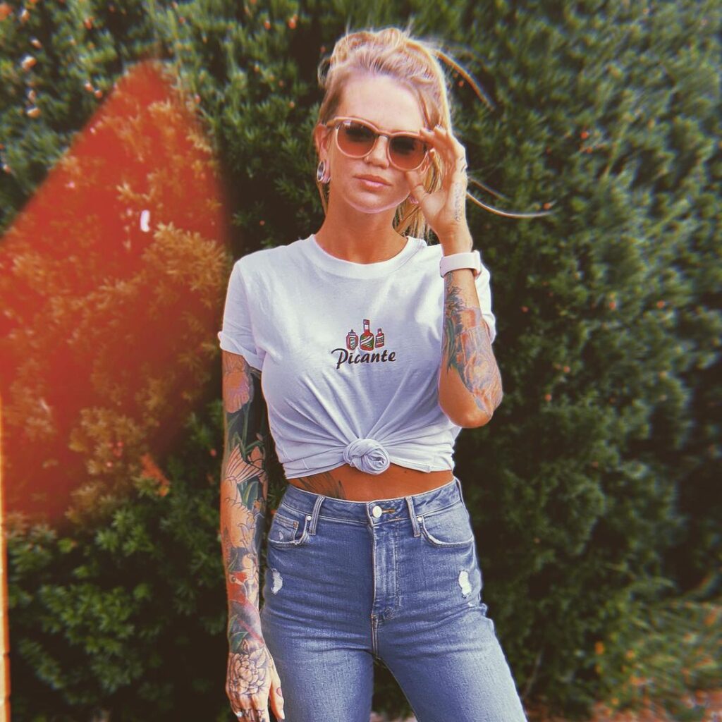 Instagram – ohioliz – Nude