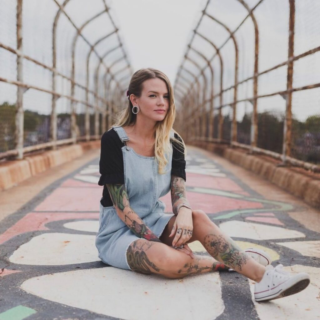 Instagram – ohioliz – Nude