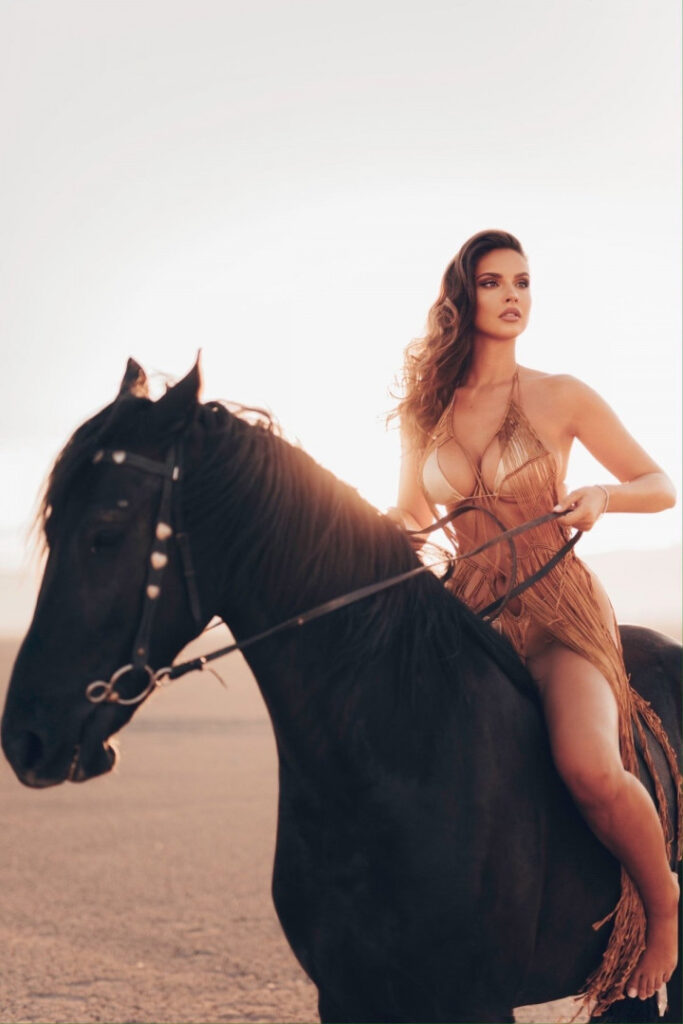 Instagram – Oriola Marashi – Nude