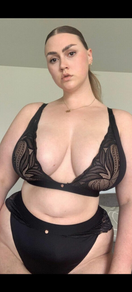 Instagram – BBW – T H I C C – Otoni ogni / OddaIceland / oddny ingolfs – Nude