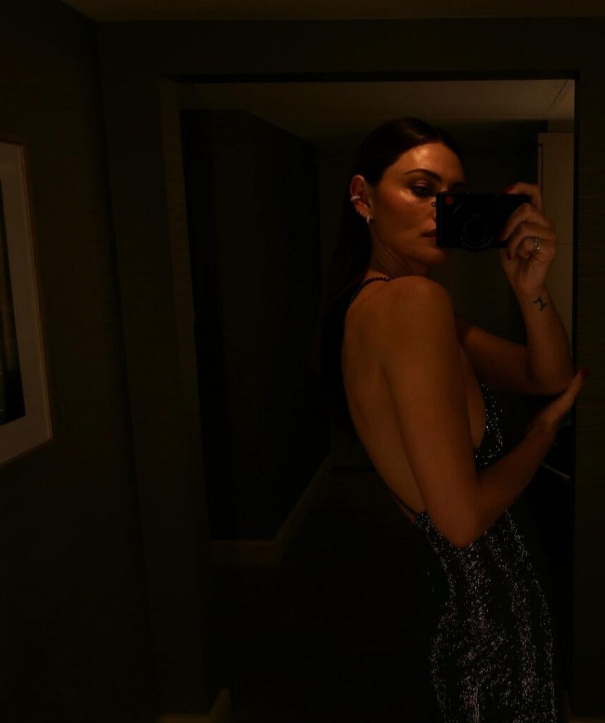 Celeb – Phoebe Tonkin – Nude