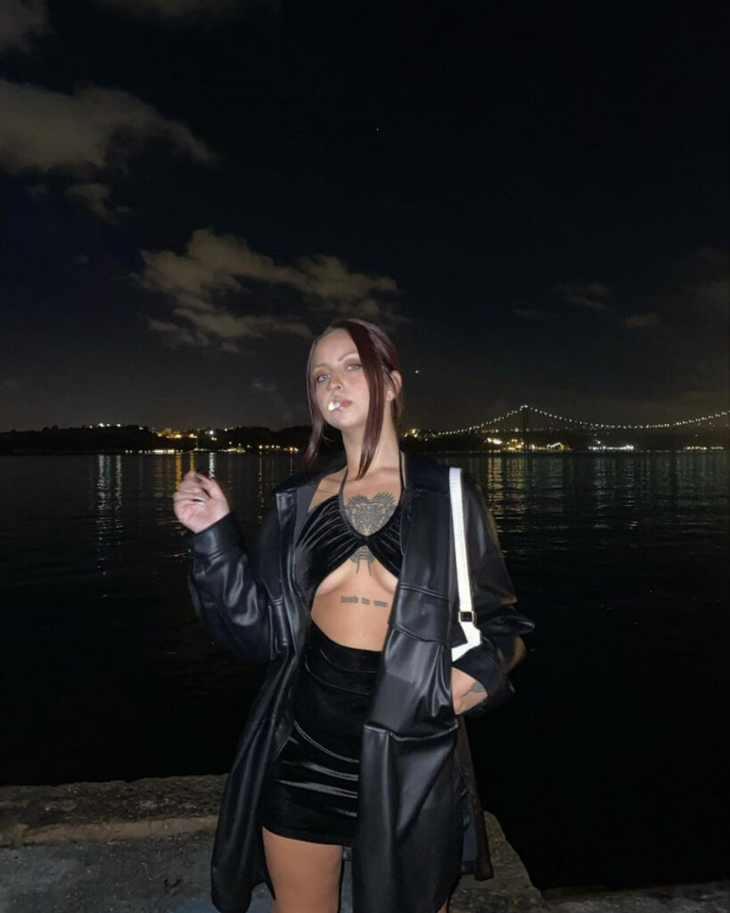 Instagram – Pinustri – Nude