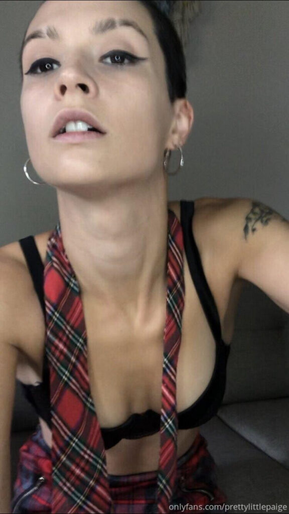 OnlyFans – Petite – prettylittlepaige – Nude
