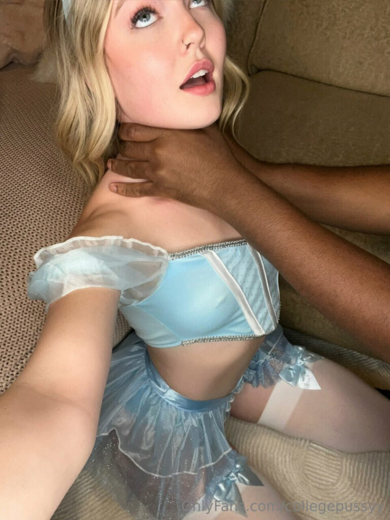 OnlyFans – Princess Pussy / collegepussyy – Nude